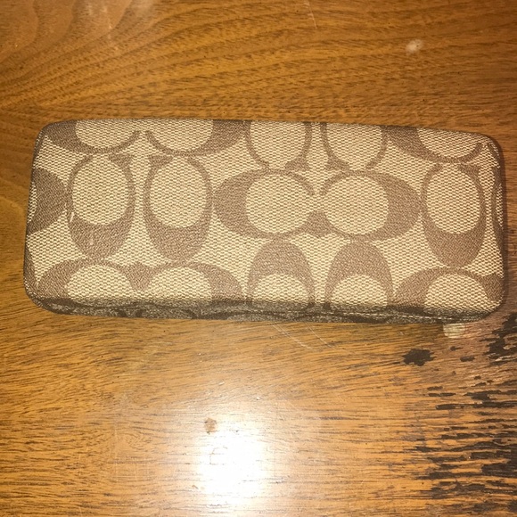 Coach Sunglasses Signature C Leopard Burgundy & Brown and Brown Signature C Case - Picture 12 of 16